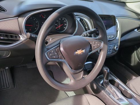 Used 2019 Chevrolet Malibu LT image 10