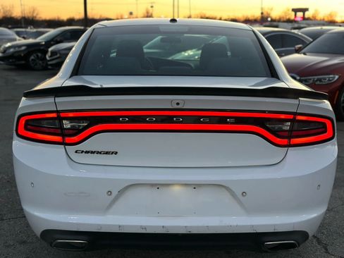 Used 2018 Dodge Charger SXT w/ Blacktop Package image 7