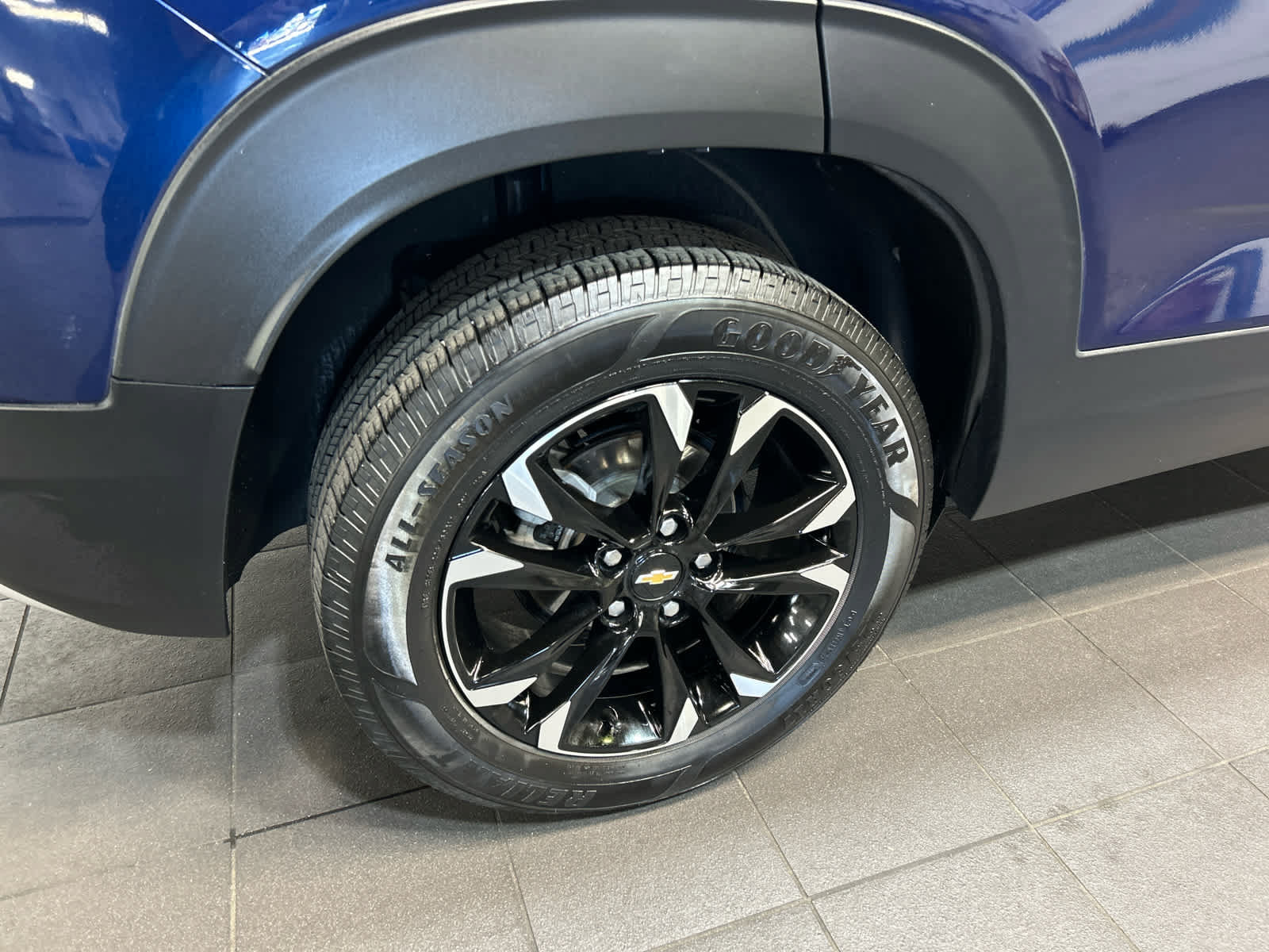 Used 2023 Chevrolet TrailBlazer LT AWD/4WD image 9