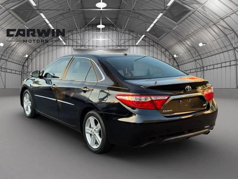 Used 2015 Toyota Camry SE FWD image 10