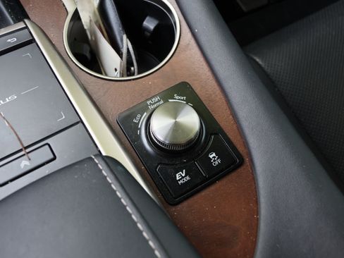 Used 2020 Lexus RX 450hL AWD w/ Premium Package image 29