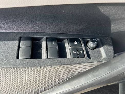 Used 2024 Toyota Corolla LE FWD image 12