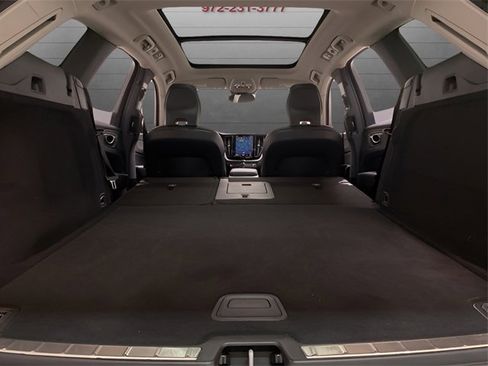 Used 2025 Volvo XC60 B5 Plus image 60