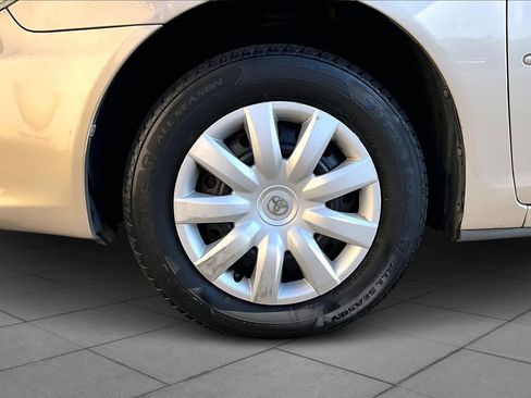 Used 2005 Toyota Camry LE image 10