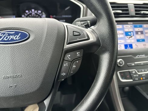 Used 2019 Ford Fusion SE AWD/4WD image 9