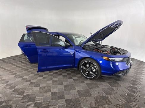 Used 2025 Honda Accord Sport image 16