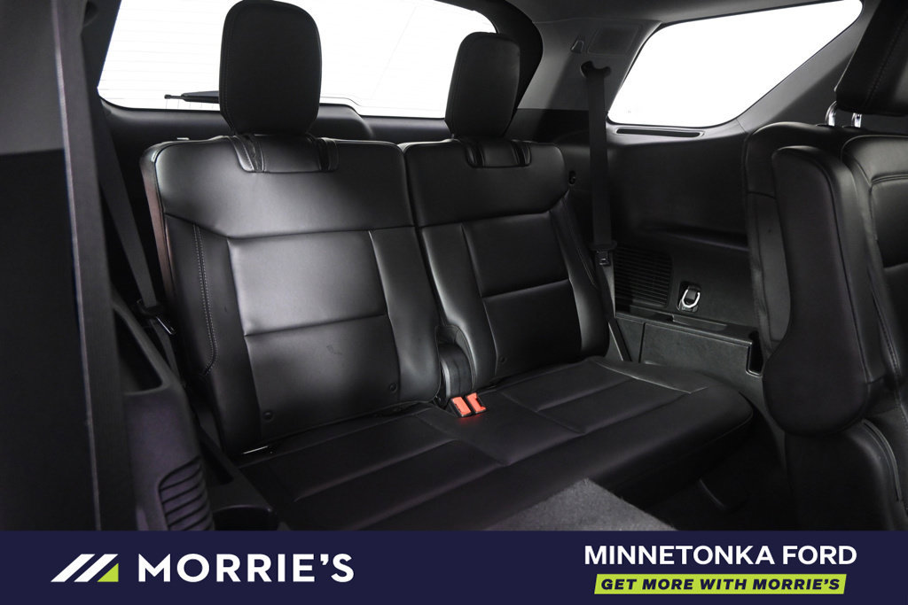 Used 2024 Ford Explorer XLT w/ Equipment Group 202A AWD/4WD image 19