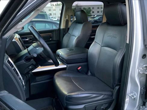 Used 2016 RAM 1500 Laramie w/ Convenience Group RWD image 8
