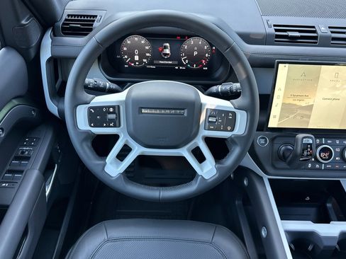 New 2026 Land Rover Defender 110 X-Dynamic SE AWD/4WD image 28