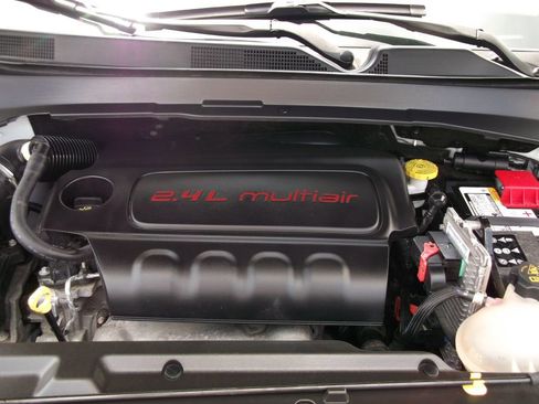 Used 2022 Jeep Compass Limited image 15