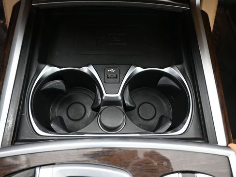 Used 2020 BMW 740i w/ Premium Package image 4