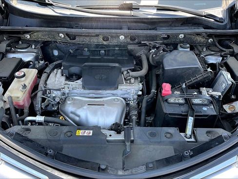 Used 2018 Toyota RAV4 XLE w/ All Weather Liner Package FWD image 30