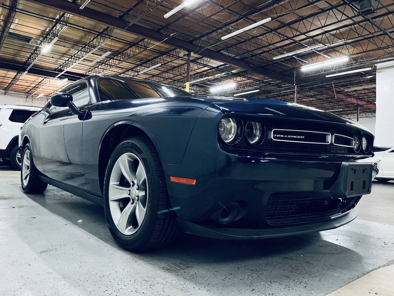 Used 2015 Dodge Challenger SXT RWD image 10
