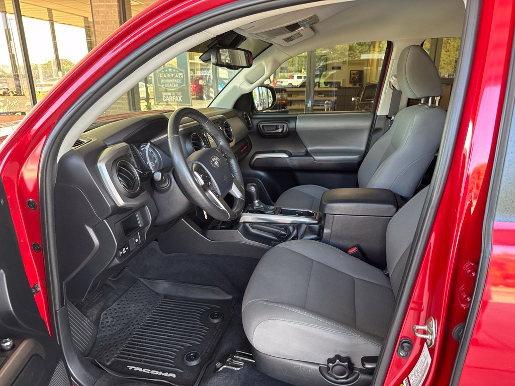 Used 2018 Toyota Tacoma SR5 RWD image 8