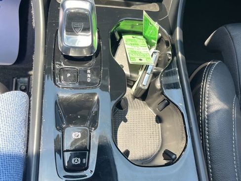 Certified 2025 Volvo XC40 B5 Plus AWD/4WD image 13