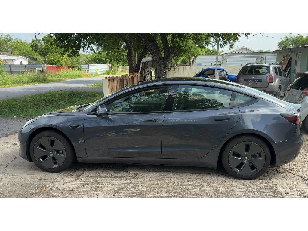 Used 2021 Tesla Model 3 Standard Range Plus RWD image 1
