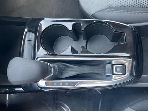 Used 2025 Chevrolet Trax LT image 39