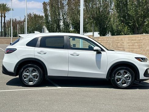 Certified 2026 Honda HR-V LX image 3