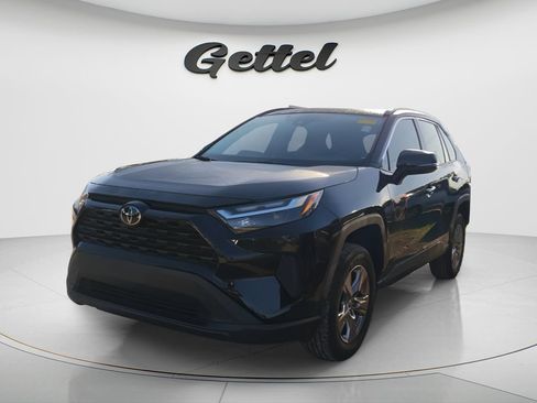 Used 2023 Toyota RAV4 XLE w/ Convenience Package FWD image 1