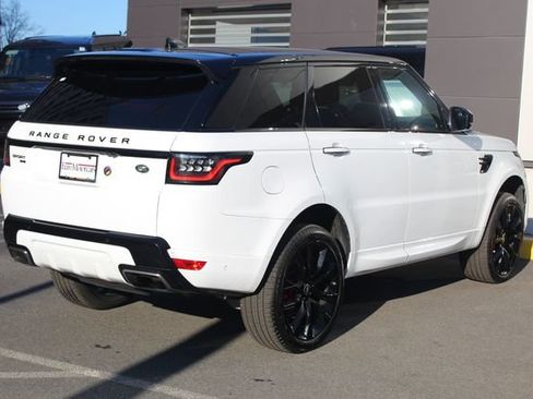 Used 2022 Land Rover Range Rover Sport HST image 2