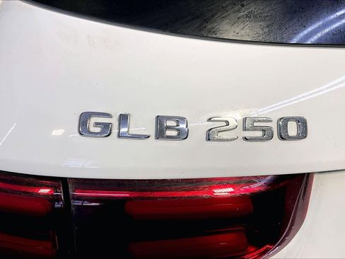 New 2026 Mercedes-Benz GLB 250 4MATIC image 6