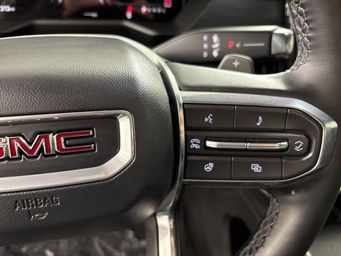 Used 2025 GMC Acadia Elevation image 24