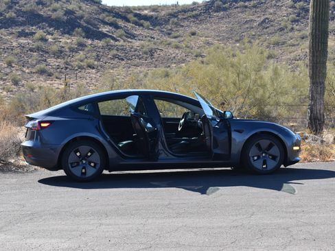 Used 2023 Tesla Model 3 Standard Range RWD image 9