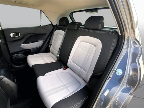 Certified 2025 Hyundai Venue SEL FWD image 21