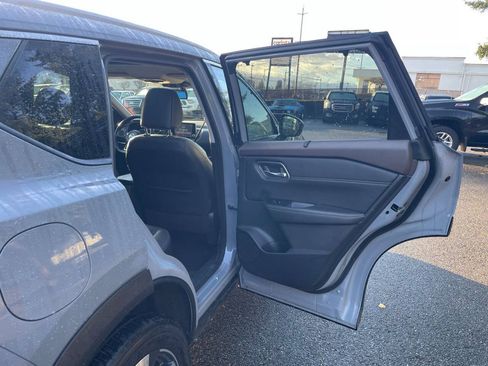 Used 2021 Nissan Rogue SL AWD/4WD image 32