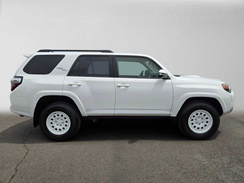 Certified 2023 Toyota 4Runner TRD Off-Road Premium w/ Moonroof Package AWD/4WD image 2