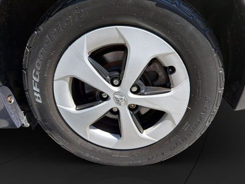 Used 2014 Toyota Prius Three FWD image 22
