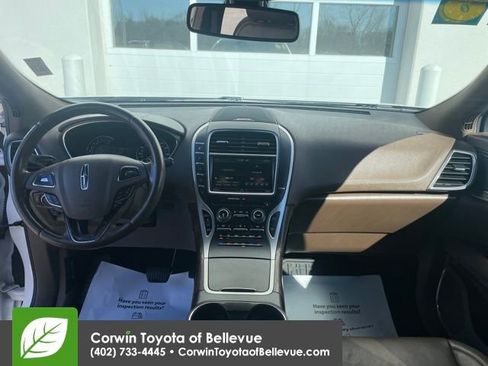 Used 2016 Lincoln MKX Reserve w/ Climate Package image 17