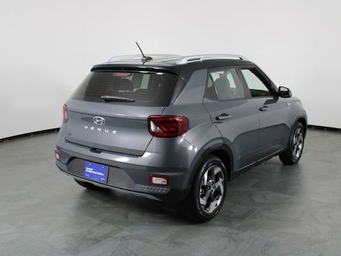 Certified 2024 Hyundai Venue Limited FWD image 16
