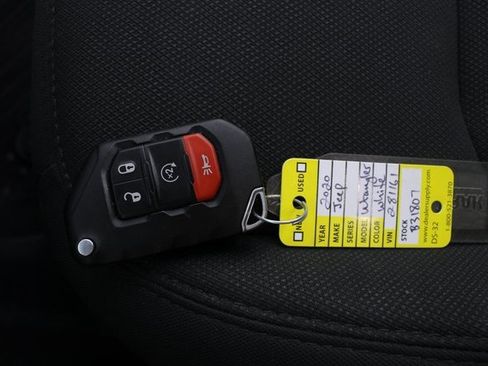 Used 2020 Jeep Wrangler Unlimited Sahara image 7