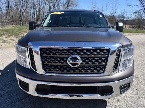 Used 2018 Nissan Titan SV w/ SV Convenience Package image 11