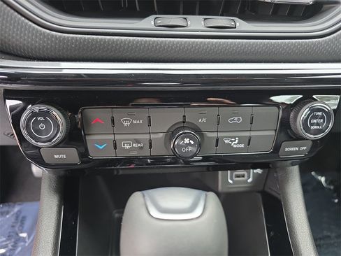 New 2026 Jeep Compass Latitude image 21