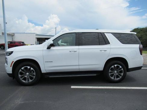Used 2025 Chevrolet Tahoe LS AWD/4WD image 2