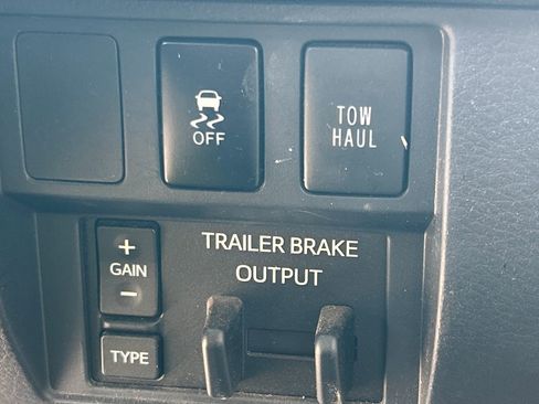 Used 2017 Toyota Tundra SR5 w/ TRD Off Road Package AWD/4WD image 17