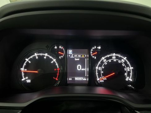 Used 2021 Toyota 4Runner SR5 AWD/4WD image 18