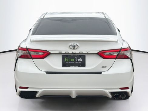 Used 2018 Toyota Camry SE w/ Moonroof Package image 7