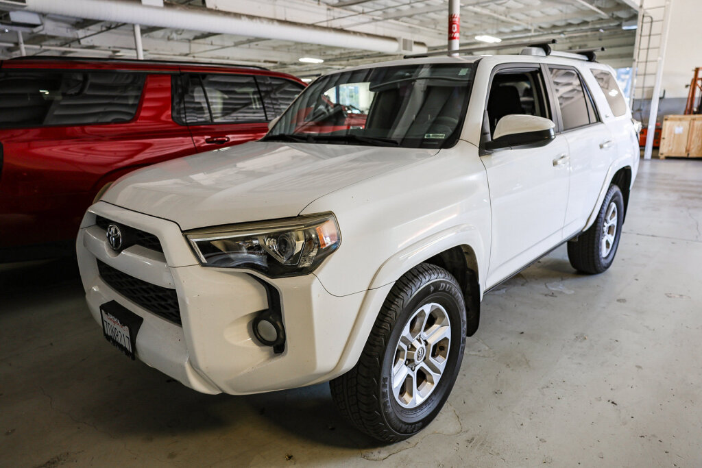 Used 2014 Toyota 4Runner SR5 RWD image 2