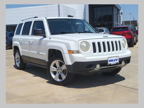 Used 2012 Jeep Patriot Limited FWD image 1