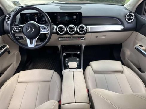 Used 2022 Mercedes-Benz GLB 250 4MATIC image 16