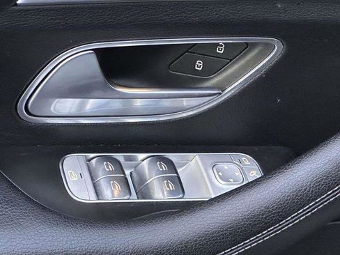 Used 2024 Mercedes-Benz GLE 450e 4MATIC image 12
