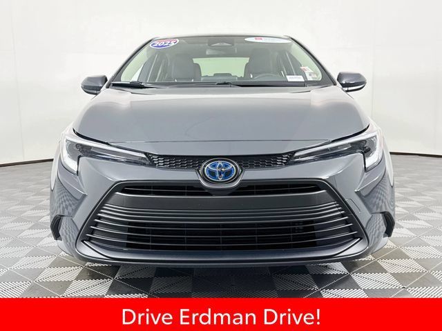 Certified 2025 Toyota Corolla LE FWD image 2