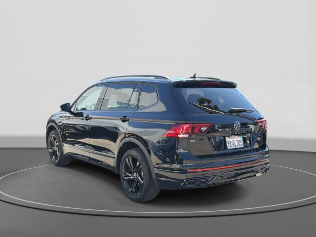 Certified 2024 Volkswagen Tiguan SE R-Line FWD image 3