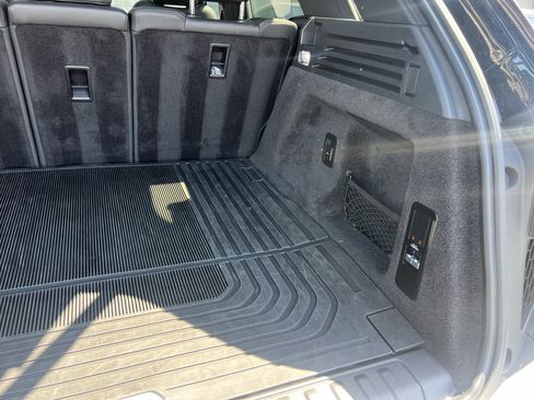 Used 2024 Land Rover Range Rover Sport SE AWD/4WD image 35