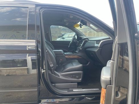 Used 2017 Chevrolet Suburban Premier image 22