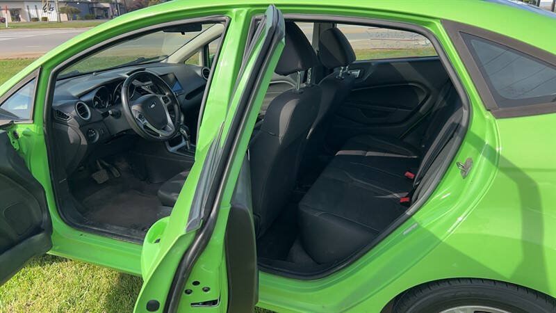 Used 2014 Ford Fiesta SE FWD image 14