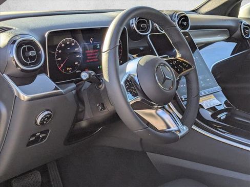 New 2025 Mercedes-Benz GLC 300 image 8